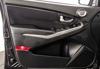 Подержанный автомобиль SsangYong Actyon 2013 года (19 фото)