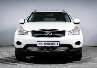 Подержанный автомобиль Infiniti QX50 2014 года (2 фото)