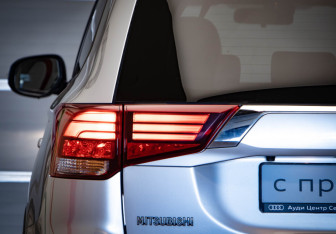 Подержанный автомобиль Mitsubishi Outlander 2016 года (37 фото)