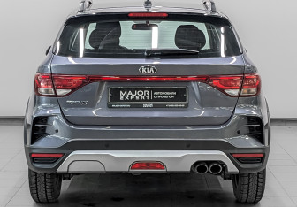 Подержанный автомобиль Kia Rio Hatchback 2021 года (6 фото)