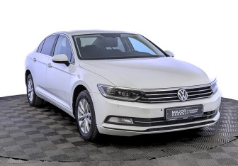 Подержанный автомобиль Volkswagen Passat Sedan 2018 года (3 фото)
