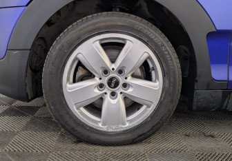 Подержанный автомобиль MINI Clubman Wagon 2018 года (12 фото)