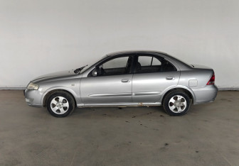 Подержанный автомобиль Nissan Almera Classic 2008 года (7 фото)