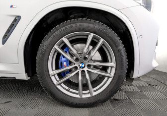 Подержанный автомобиль BMW X3 2021 года (18 фото)