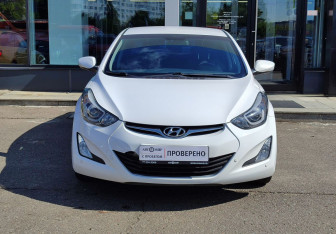 Подержанный автомобиль Hyundai Elantra Sedan 2015 года (2 фото)