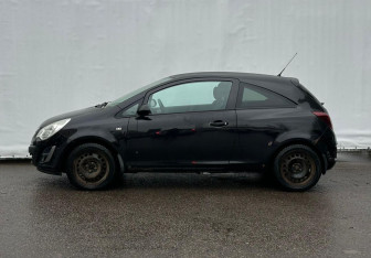 Подержанный автомобиль Opel Corsa 2011 года (8 фото)