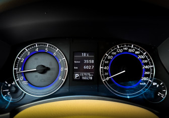 Подержанный автомобиль Infiniti QX50 2014 года (13 фото)