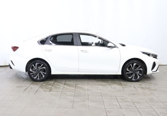 Подержанный автомобиль Kia K3 Sedan 2023 года (7 фото)