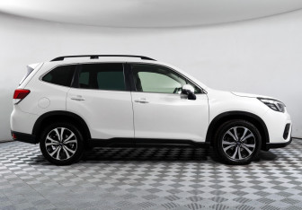 Подержанный автомобиль Subaru Forester Suv 2020 года (4 фото)