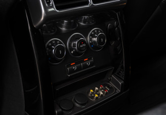 Подержанный автомобиль Land Rover Range Rover 2011 года (24 фото)