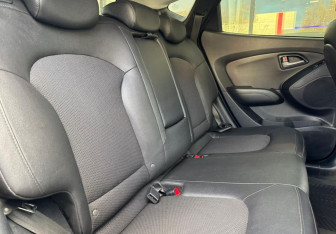 Подержанный автомобиль Hyundai ix35 2014 года (11 фото)
