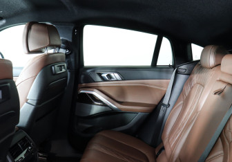 Подержанный автомобиль BMW X6 2020 года (15 фото)