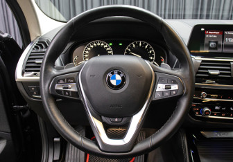 Подержанный автомобиль BMW X4 2020 года (17 фото)