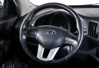 Подержанный автомобиль Kia Sportage 2012 года (14 фото)