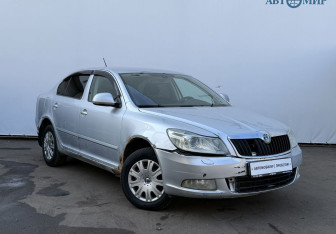 Подержанный автомобиль Skoda Octavia Liftback 2012 года (3 фото)