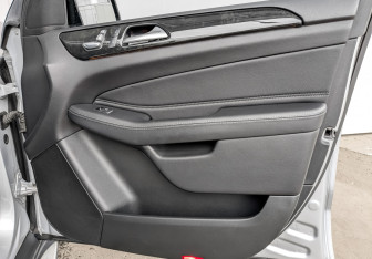 Подержанный автомобиль Mercedes-Benz GLE 2017 года (25 фото)
