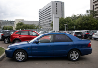 Подержанный автомобиль Mazda 626 Sedan 2001 года (6 фото)