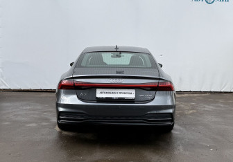 Подержанный автомобиль Audi A7 2021 года (6 фото)