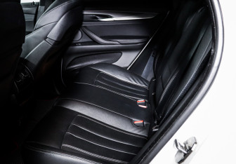 Подержанный автомобиль BMW X6 2019 года (10 фото)