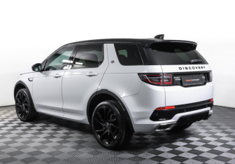 Подержанный автомобиль Land Rover Discovery Sport 2015 года (7 фото)