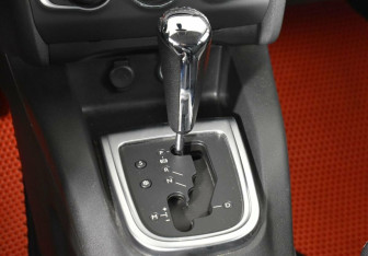 Подержанный автомобиль Citroen C4 Hatchback 2014 года (14 фото)