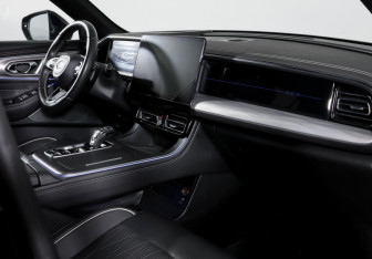 Подержанный автомобиль GAC GS8 2024 года (9 фото)