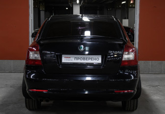 Подержанный автомобиль Skoda Octavia Liftback 2012 года (6 фото)