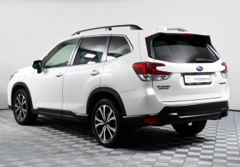 Подержанный автомобиль Subaru Forester Suv 2020 года (7 фото)