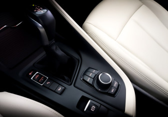 Подержанный автомобиль BMW X1 2022 года (26 фото)