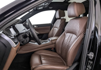 Подержанный автомобиль BMW X6 2020 года (20 фото)