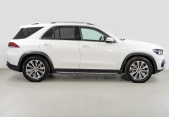 Подержанный автомобиль Mercedes-Benz GLE 2021 года (4 фото)