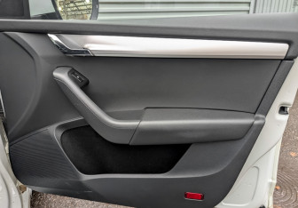 Подержанный автомобиль Skoda Octavia Liftback 2018 года (24 фото)