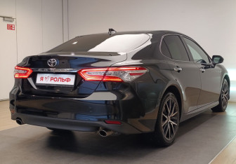 Подержанный автомобиль Toyota Camry Sedan 2022 года (4 фото)