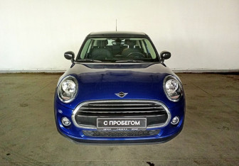 Подержанный автомобиль MINI Hatch 2020 года (2 фото)