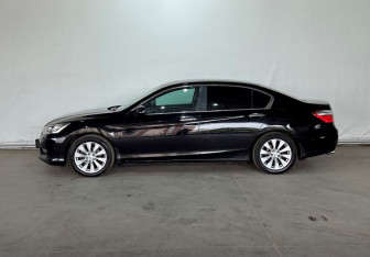 Подержанный автомобиль Honda Accord Sedan 2013 года (8 фото)