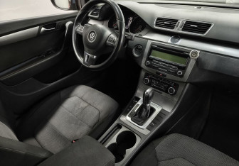Подержанный автомобиль Volkswagen Passat Sedan 2011 года (11 фото)