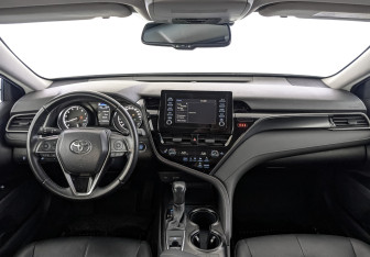 Подержанный автомобиль Toyota Camry Sedan 2021 года (14 фото)