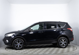 Подержанный автомобиль Ford Kuga 2018 года (8 фото)