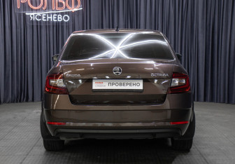 Подержанный автомобиль Skoda Octavia Liftback 2017 года (6 фото)