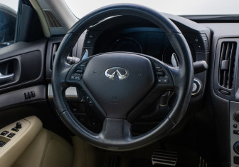 Подержанный автомобиль Infiniti G Sedan 2013 года (15 фото)