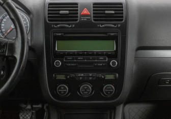 Подержанный автомобиль Volkswagen Jetta Sedan 2009 года (14 фото)