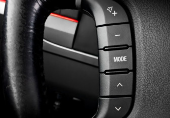 Подержанный автомобиль Mitsubishi Pajero 2014 года (27 фото)