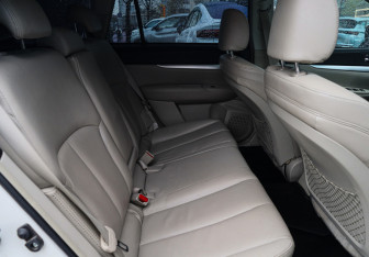 Подержанный автомобиль Subaru Outback Wagon 2011 года (8 фото)