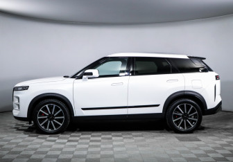 Подержанный автомобиль Jaecoo J7 2023 года (8 фото)