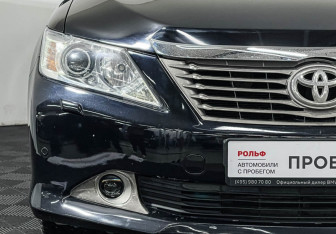 Подержанный автомобиль Toyota Camry Sedan 2012 года (19 фото)