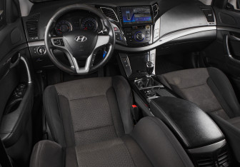 Подержанный автомобиль Hyundai i40 Sedan 2013 года (10 фото)