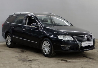 Подержанный автомобиль Volkswagen Passat Wagon 2010 года (3 фото)