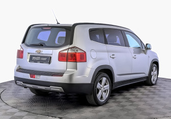 Подержанный автомобиль Chevrolet Orlando 2012 года (5 фото)