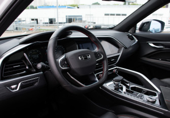 Подержанный автомобиль Geely Tugella 2024 года (19 фото)