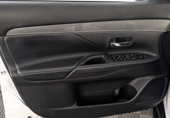 Подержанный автомобиль Mitsubishi Outlander 2019 года (19 фото)